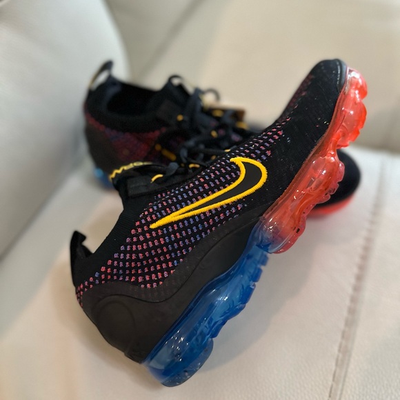 Nike Air VaporMax 2021 Flyknit GS Gradient Black Multi Womens/Boys - Picture 9 of 10